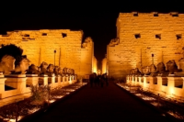Espectáculo  de luz y sonido en el templo de Karnak