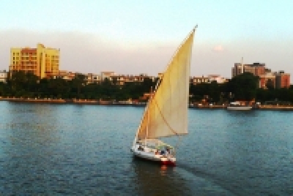 Felucca paseo+ Excursion a pie tour at Khan al-Khalili Bazaar